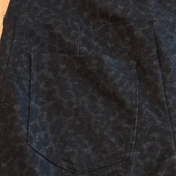 REWASH Juniors Medium Dark Leopard Print Skinny Knit Pants - Picture 6 of 13